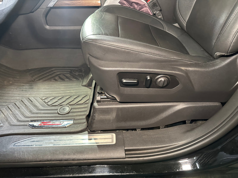 Load image into Gallery viewer, GM SEAT JACKER® BOOSTER BUNDLE (SILVERADO, SIERRA, HD, SUBURBAN, TAHOE+)