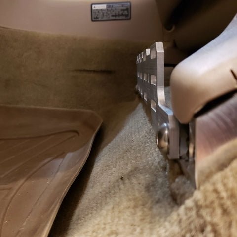Load image into Gallery viewer, TOYOTA FRONT SEAT JACKERS® (TOYOTA LAND CRUISER 100 AND LX470) - Desert Does It