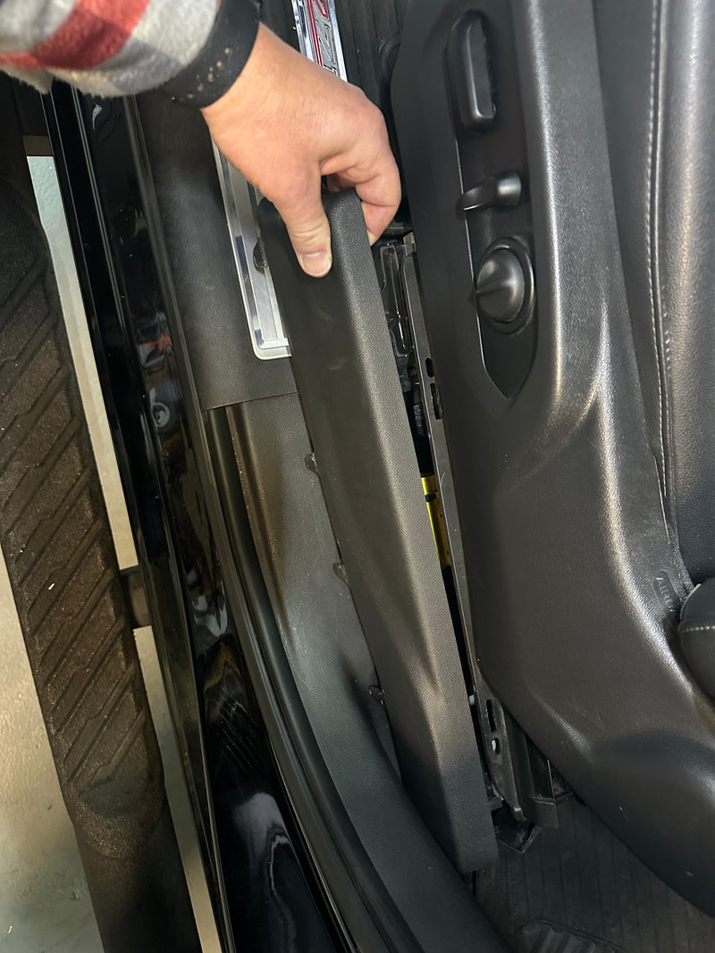 Load image into Gallery viewer, GM SEAT JACKER® BOOSTER BUNDLE (SILVERADO, SIERRA, HD, SUBURBAN, TAHOE+)
