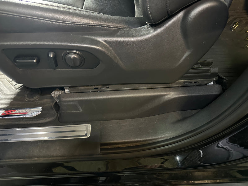 Load image into Gallery viewer, GM SEAT JACKER® BOOSTER BUNDLE (SILVERADO, SIERRA, HD, SUBURBAN, TAHOE+)

