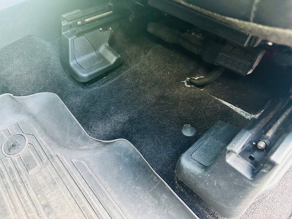 ADJUSTABLE FRONT SEAT JACKERS® (2017-2025 FORD SUPER DUTY)