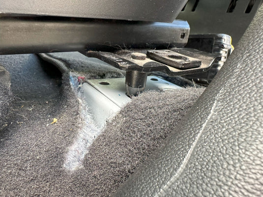 GM FRONT SEAT JACKERS® (SILVERADO HD AND SIERRA HD) - Desert Does It