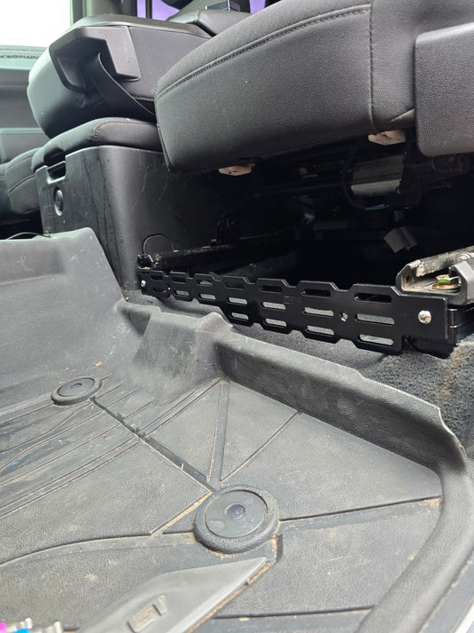 GM FRONT SEAT JACKERS® (SILVERADO HD AND SIERRA HD) - Desert Does It