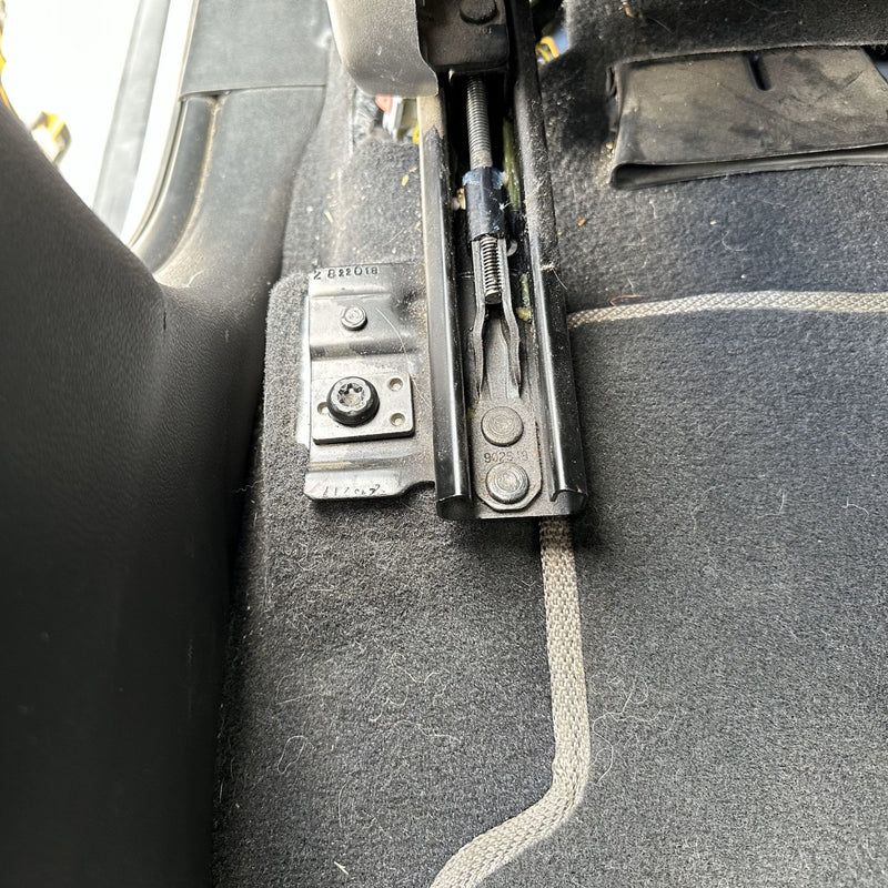 Load image into Gallery viewer, GM FRONT SEAT JACKERS® (SILVERADO HD AND SIERRA HD) - Desert Does It
