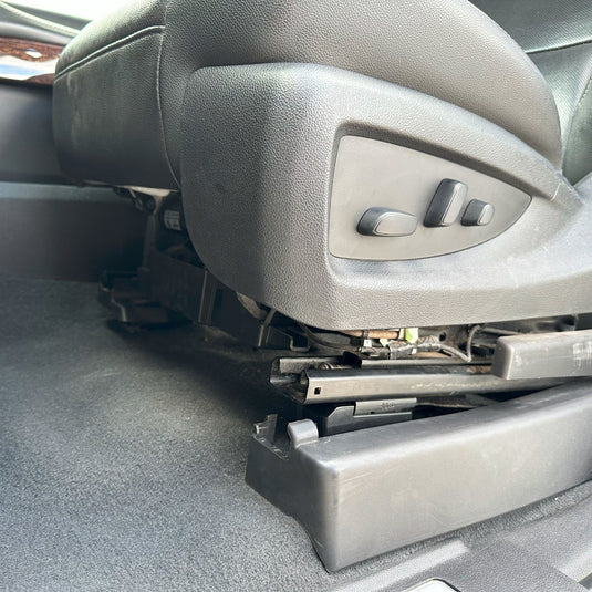 GM FRONT SEAT JACKERS® (SILVERADO HD AND SIERRA HD) - Desert Does It