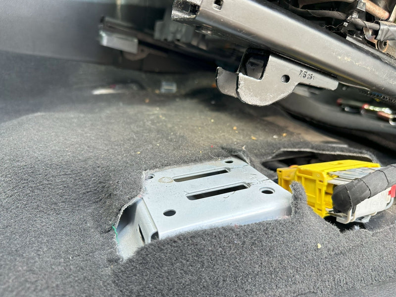 Load image into Gallery viewer, GM FRONT SEAT JACKERS® (SILVERADO HD AND SIERRA HD) - Desert Does It
