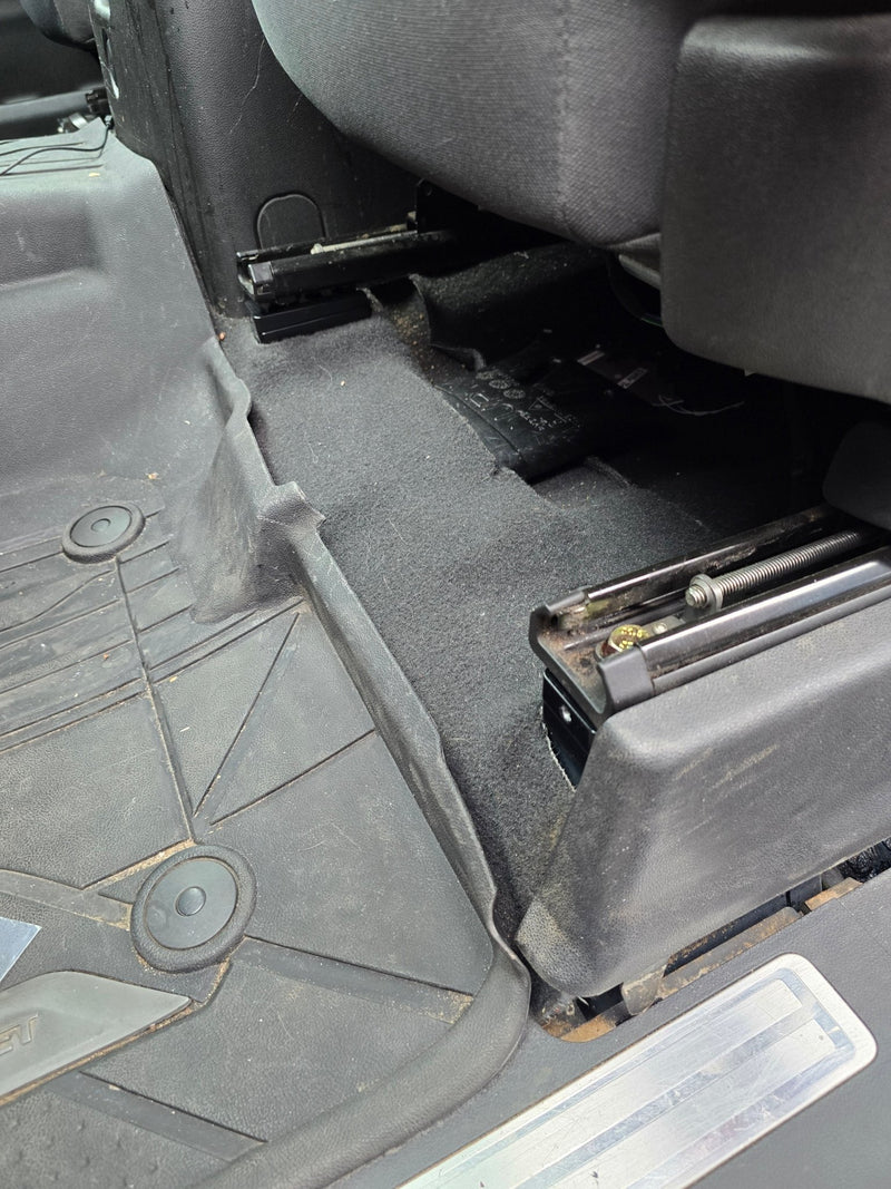 Load image into Gallery viewer, GM FRONT SEAT JACKERS® (SUBURBAN, TAHOE, BLAZER, ACADIA+) - Desert Does It
