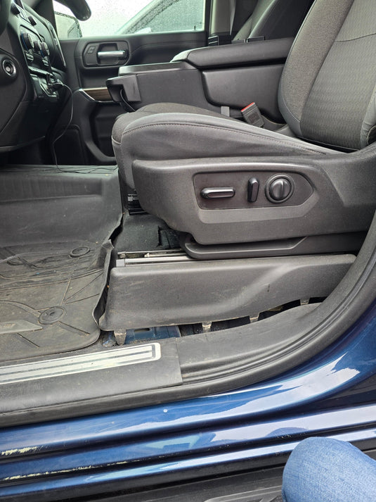 GM FRONT SEAT JACKERS® (SUBURBAN, TAHOE, BLAZER, ACADIA+) - Desert Does It