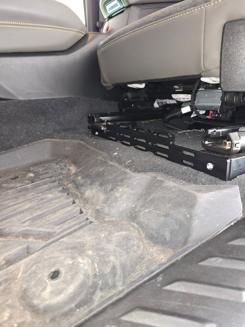 Load image into Gallery viewer, GM MULTI MOUNT PANEL W/SEAT JACKERS® (COLORADO AND CANYON) - Desert Does It
