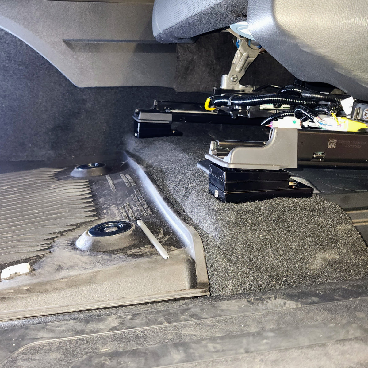 FRONT SEAT JACKERS® (2022+ TUNDRA / 2023+SEQUOIA / 2024 LAND CRUISER