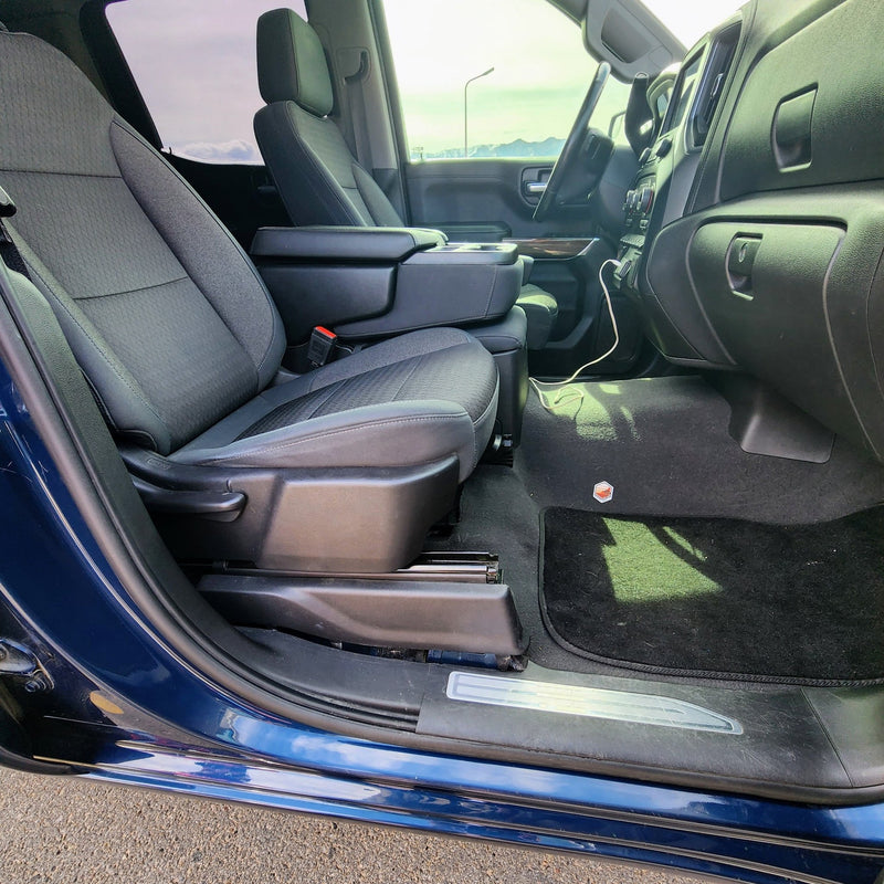 Load image into Gallery viewer, GM FRONT SEAT JACKERS® (SILVERADO AND SIERRA) - Desert Does It
