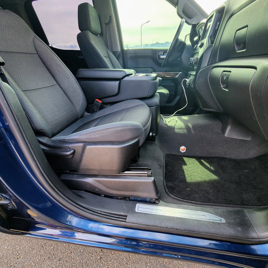 GM FRONT SEAT JACKERS® (SILVERADO AND SIERRA) - Desert Does It