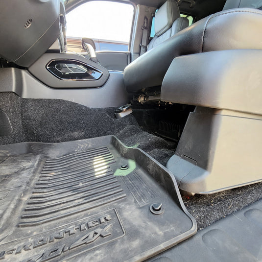 NISSAN FRONT SEAT JACKERS® (TITAN AND ARMADA) - Desert Does It